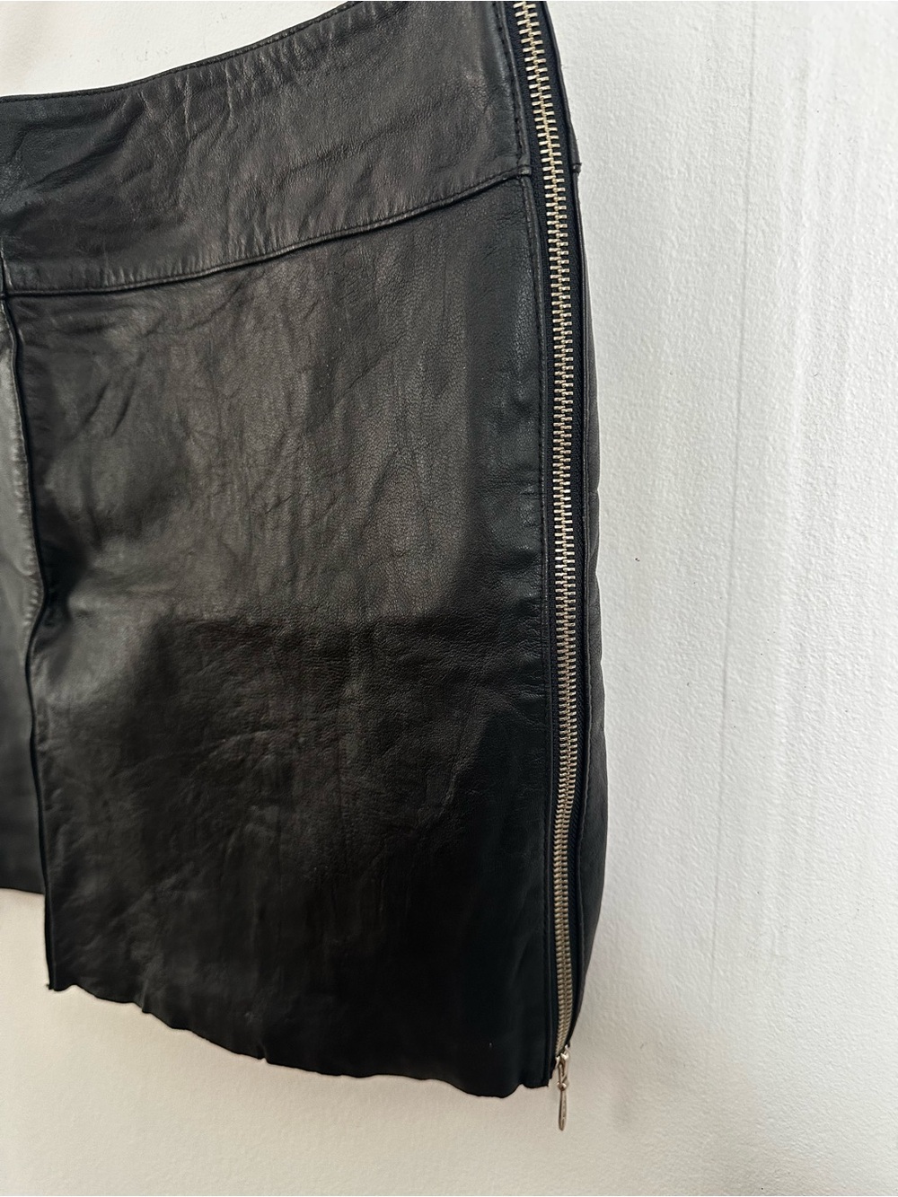 Vintage Wilsons Leather Black Leather Mini Skirt with Side Zip 12 - Picture 2 of 4
